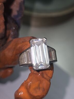 Sz 7 Classic Emerald-Cut White Swarovski Crystal Statement Ring - Women Jewelry